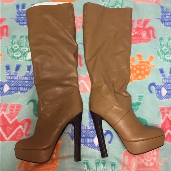 Victoria’s Secret boots - Picture 3 of 3